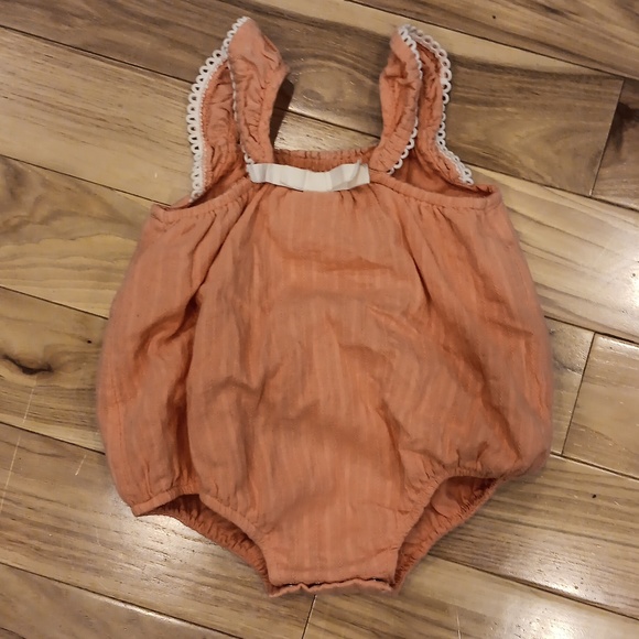 Bundle of 2 Bubble Rompers, Dylan and Abby, one solid color,one patterned😍 - Picture 6 of 6